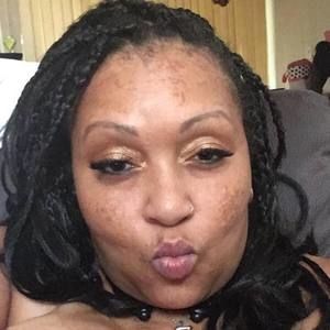 Meet your Posher, Joi